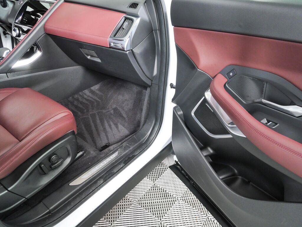 Used 2024 Jaguar E-PACE R-Dynamic SE AWD/4WD image 25