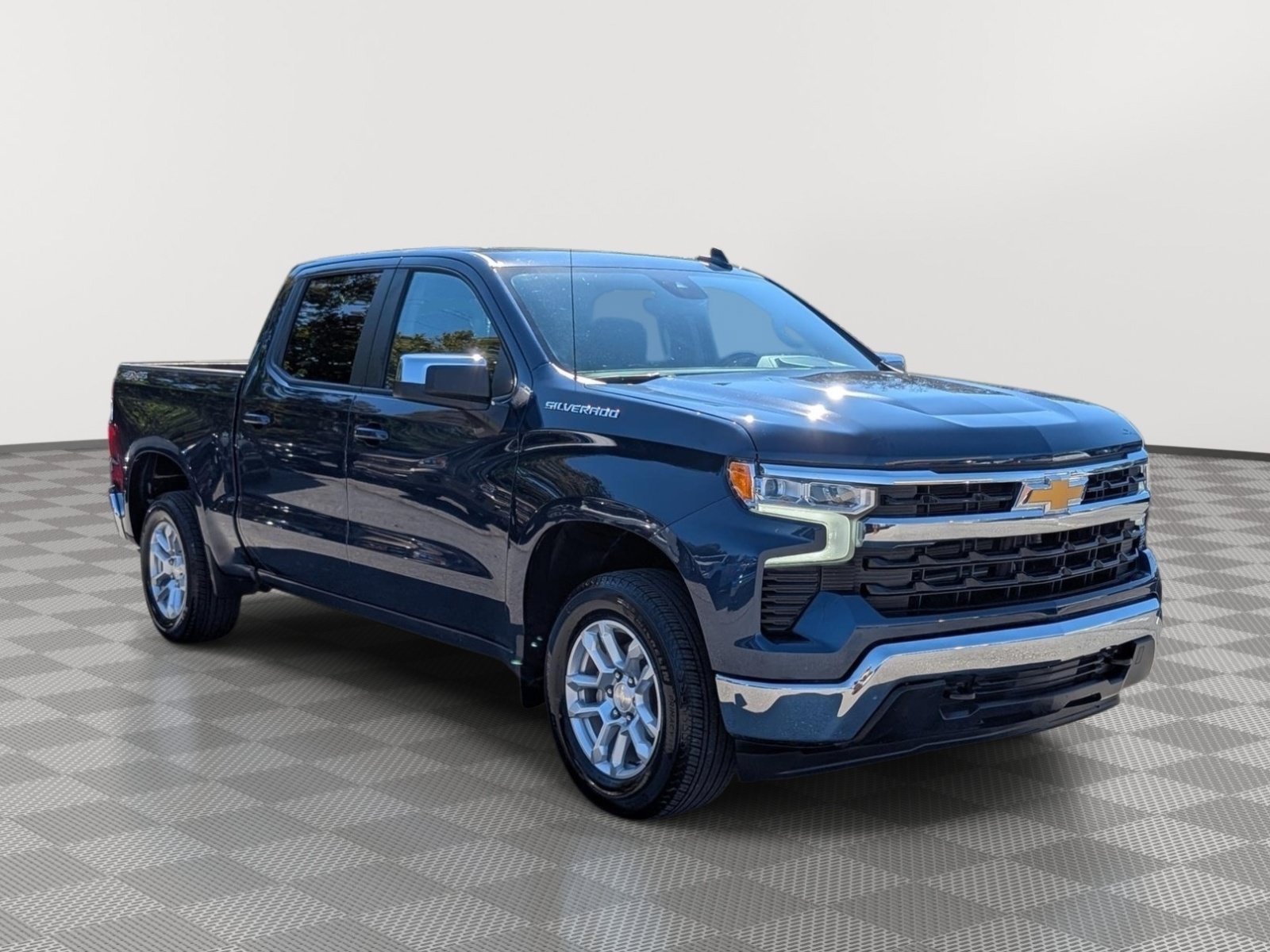 Used 2023 Chevrolet Silverado 1500 LT AWD/4WD image 7