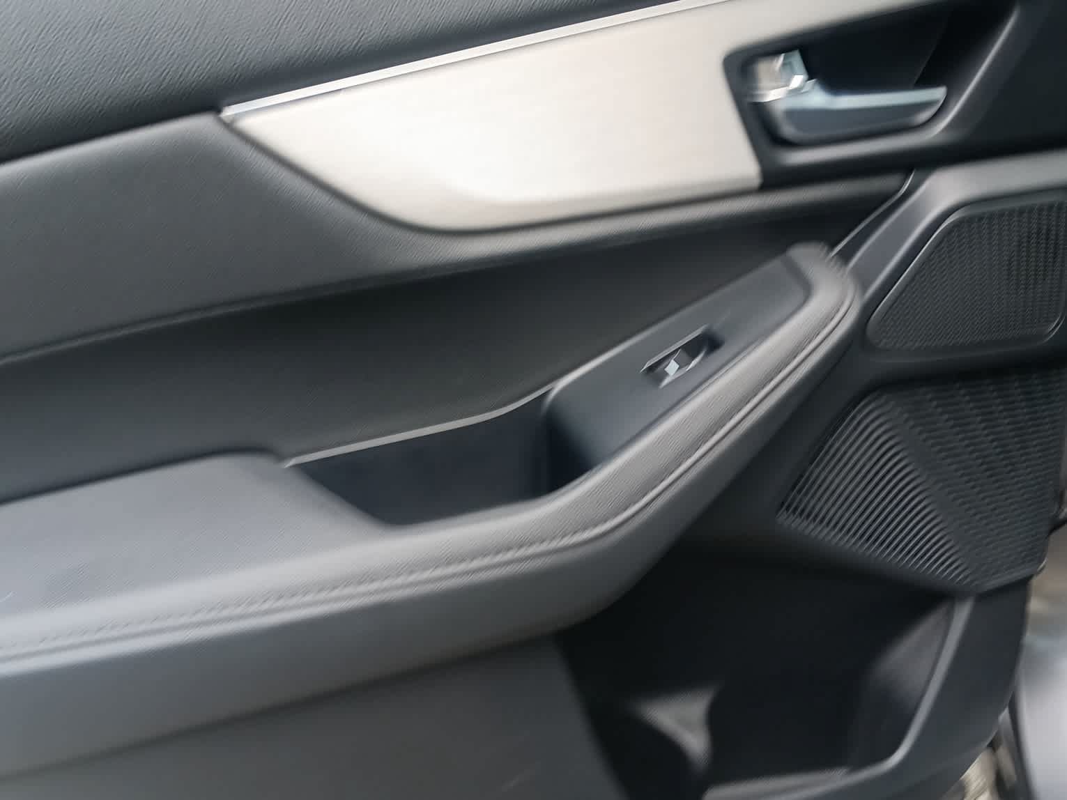 Used 2025 Acura MDX SH-AWD image 18