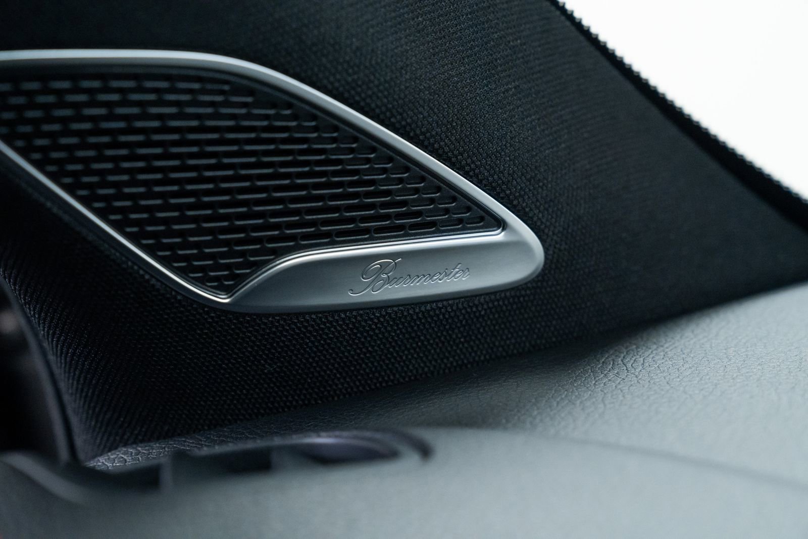 Used 2023 Mercedes-Benz EQB 350 4MATIC SUV image 15