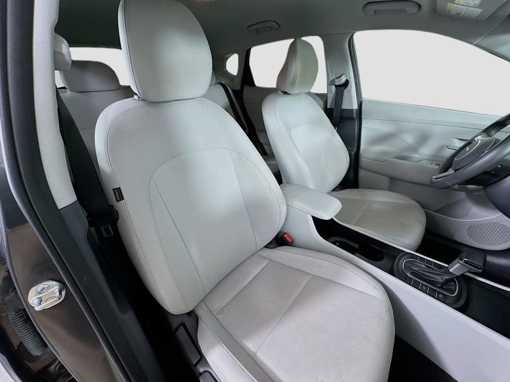 Used 2025 Hyundai Kona SEL image 29