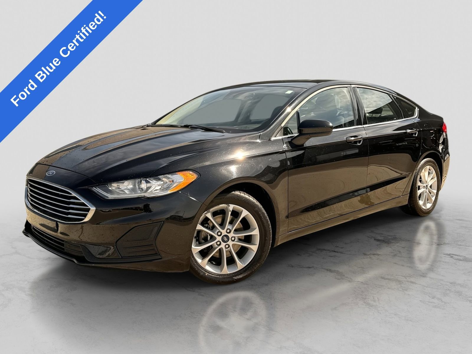 Certified 2020 Ford Fusion SE FWD image 1