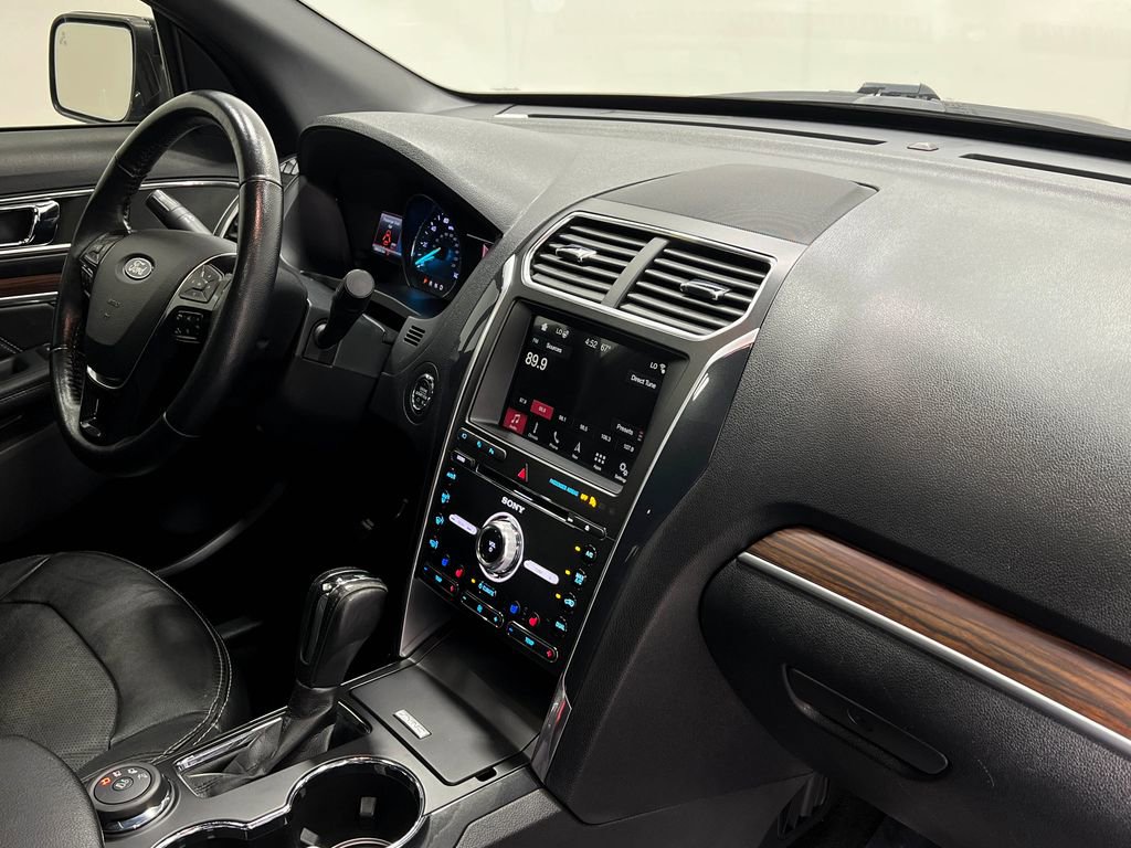 Used 2018 Ford Explorer Limited w/ Equipment Group 301A image 21