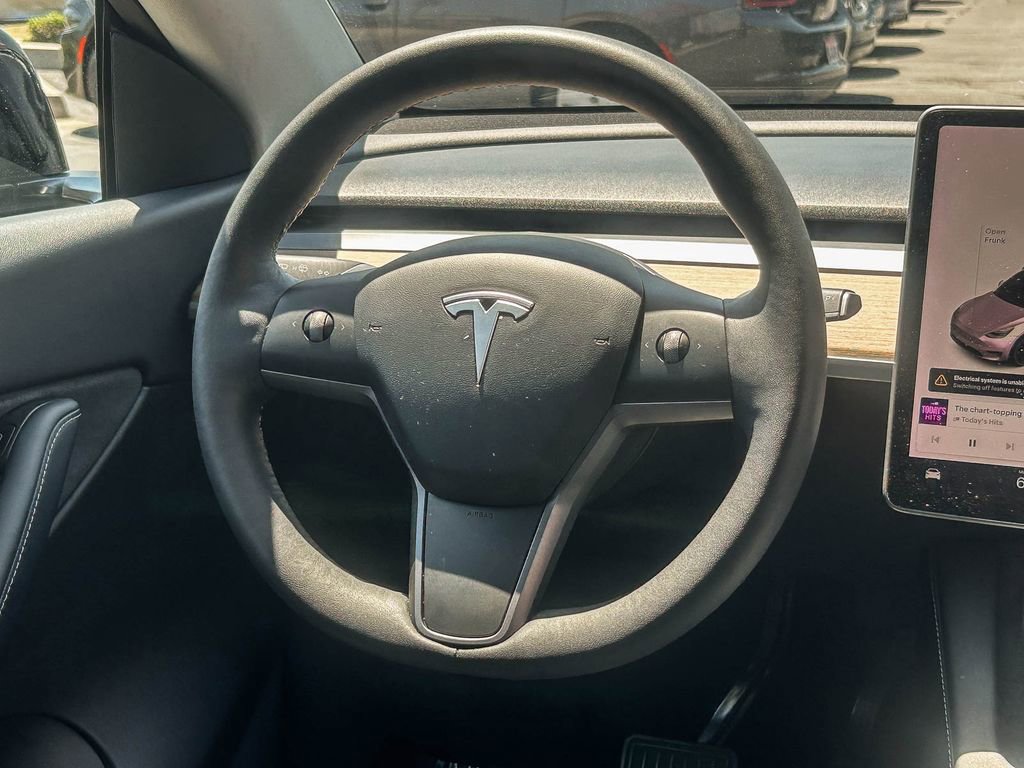 Used 2021 Tesla Model Y Long Range AWD/4WD image 14