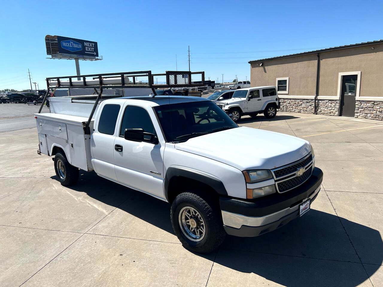Used 2005 Chevrolet Silverado 3500 4x4 Extended Cab w/ Snow Plow Prep Package image 7