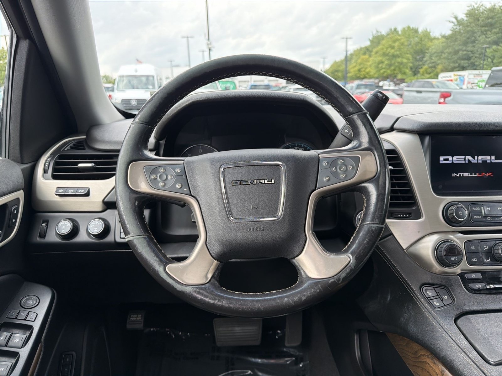 Used 2019 GMC Yukon XL Denali w/ Open Road Package AWD/4WD image 17