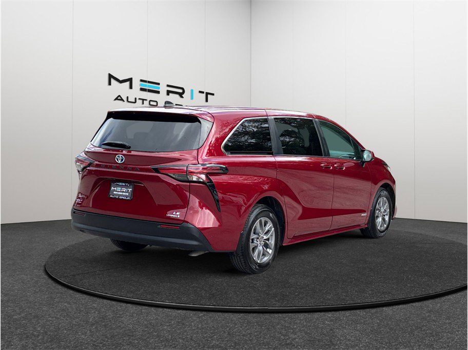 Used 2021 Toyota Sienna LE FWD image 9