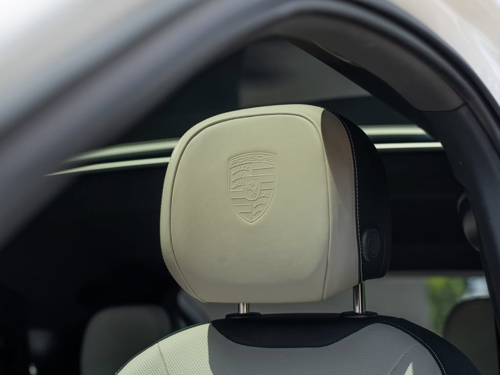 Used 2025 Porsche Cayenne Coupe AWD/4WD image 19