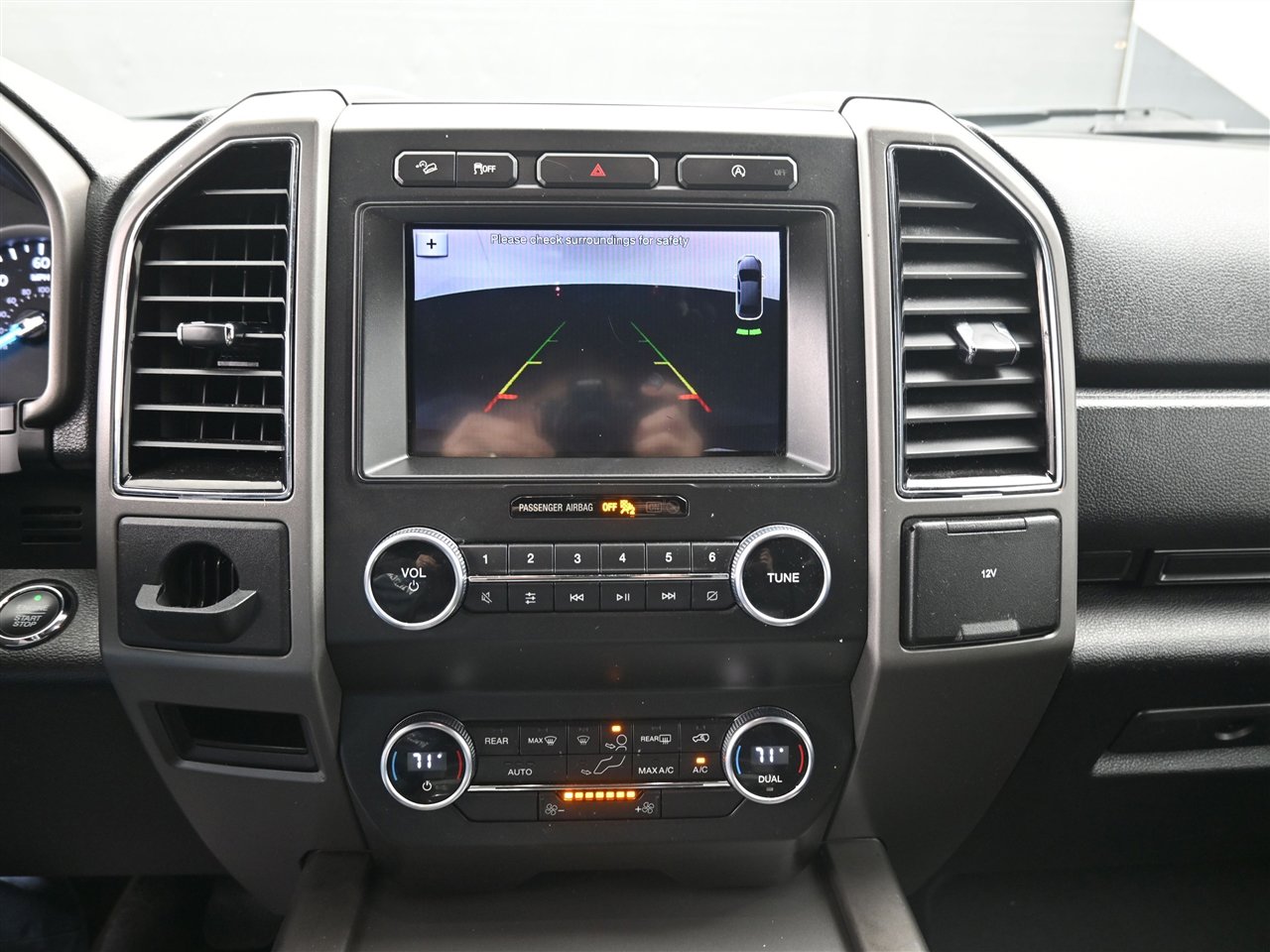 Used 2019 Ford Expedition Max XLT image 17