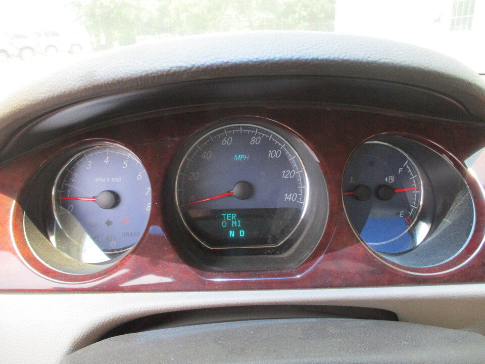 Used 2007 Buick Lucerne CXS w/ Driver Confidence Package FWD image 30