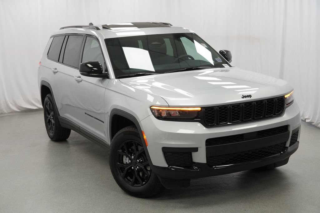 Certified 2024 Jeep Grand Cherokee L Altitude AWD/4WD image 8