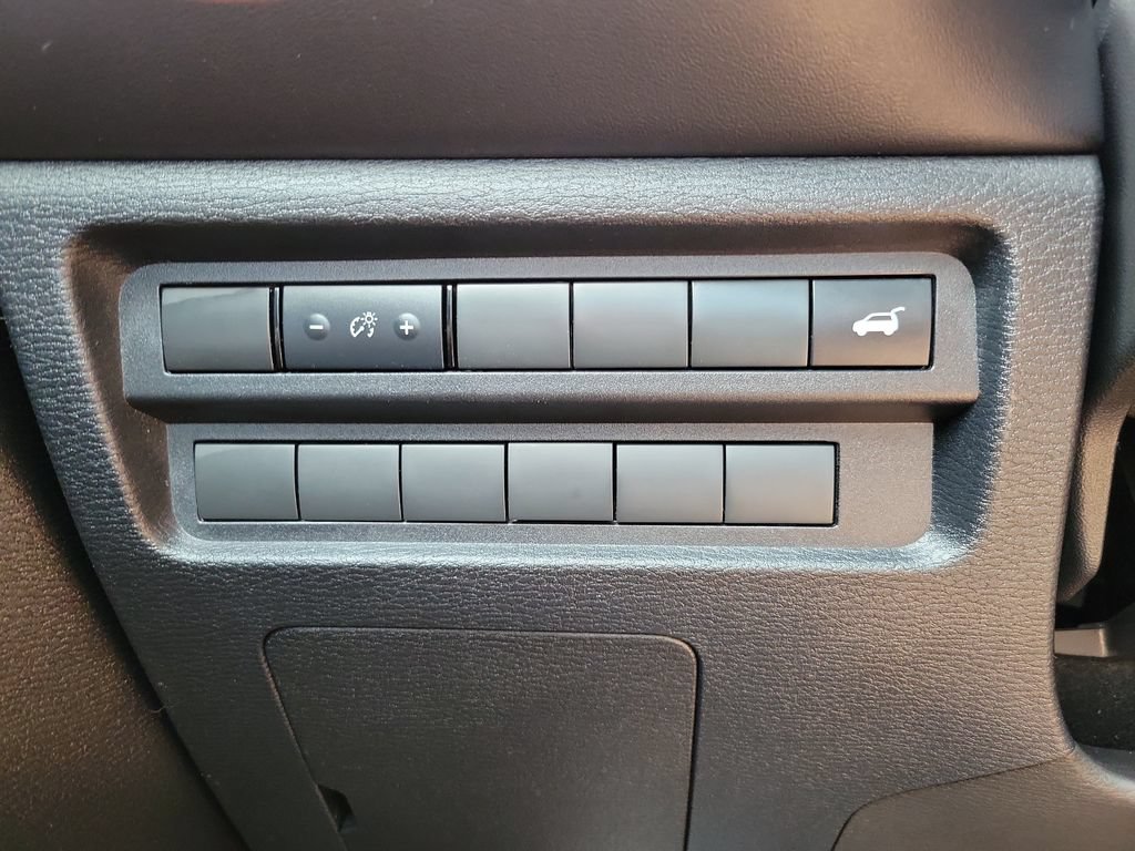 Used 2025 Mitsubishi Outlander SE AWD/4WD image 34