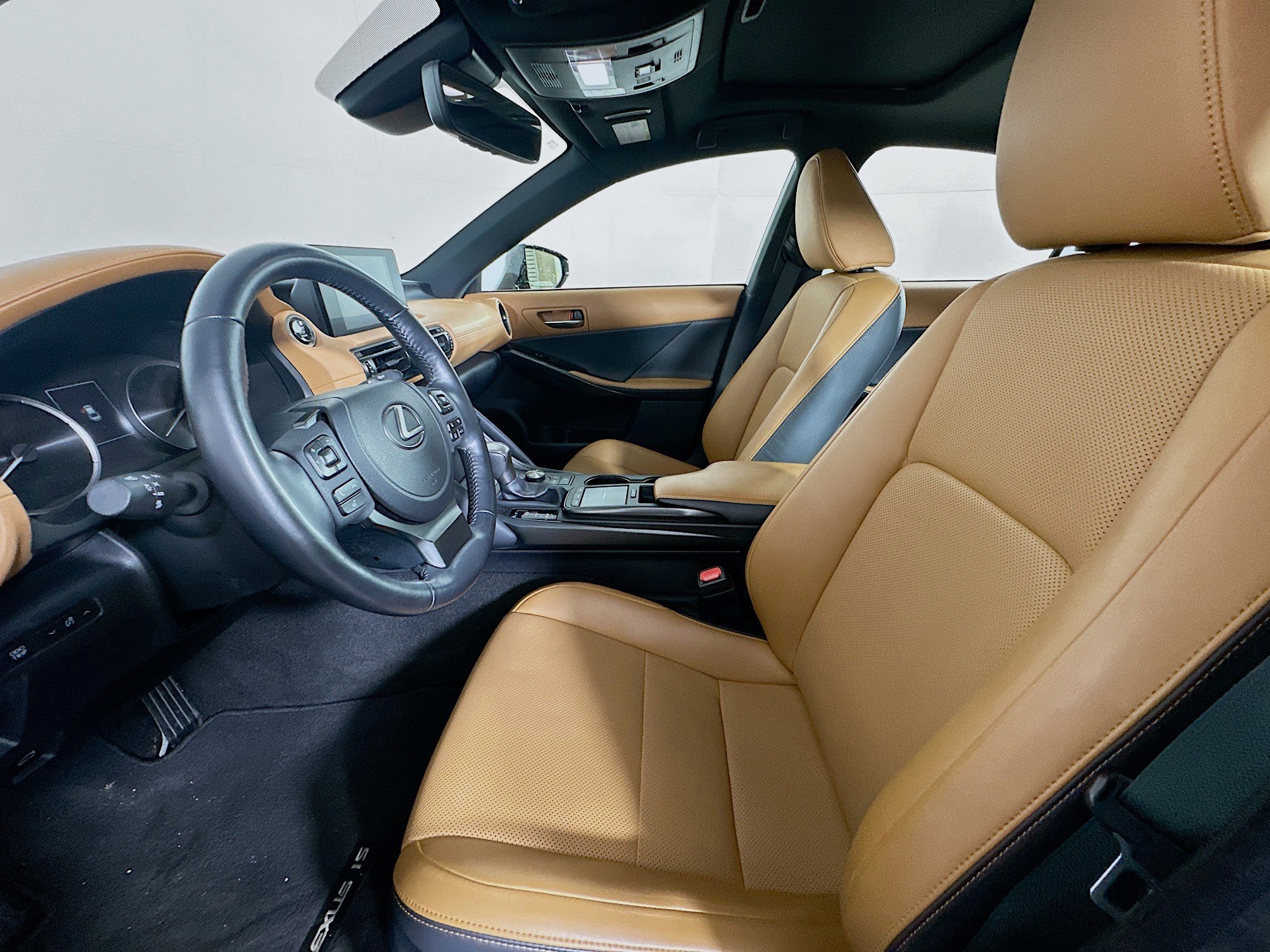 Used 2024 Lexus IS 300 IS 300 w/ Comfort Package image 13