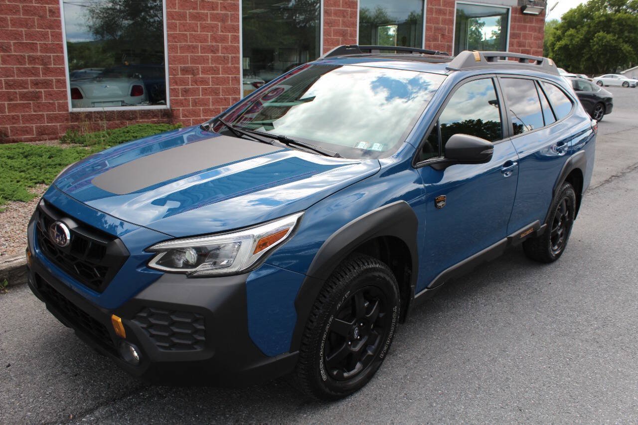 Used 2025 Subaru Outback Wilderness AWD/4WD image 2
