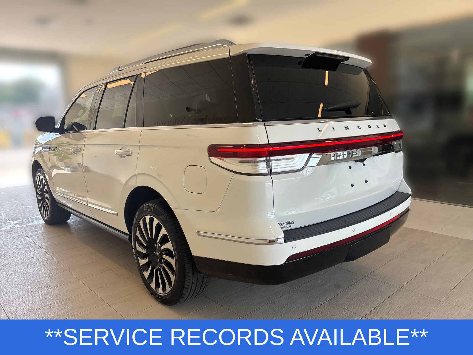 Certified 2024 Lincoln Navigator Black Label AWD/4WD image 4