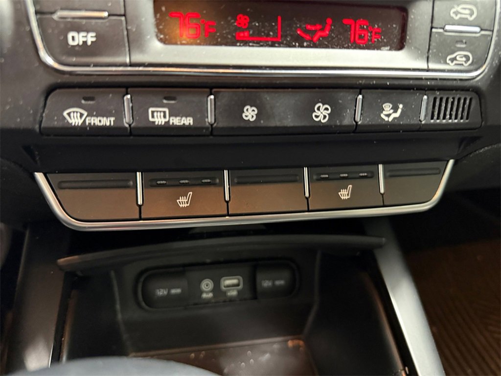 Used 2020 Kia Sorento LX w/ LX I4 Convenience Package image 29