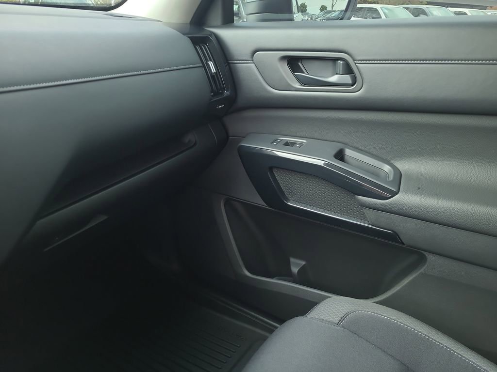 Certified 2024 Nissan Pathfinder SV image 22