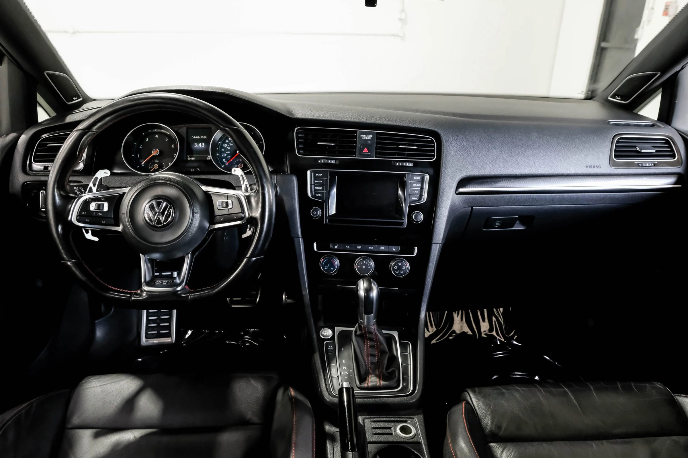 Used 2015 Volkswagen GTI SE FWD image 23
