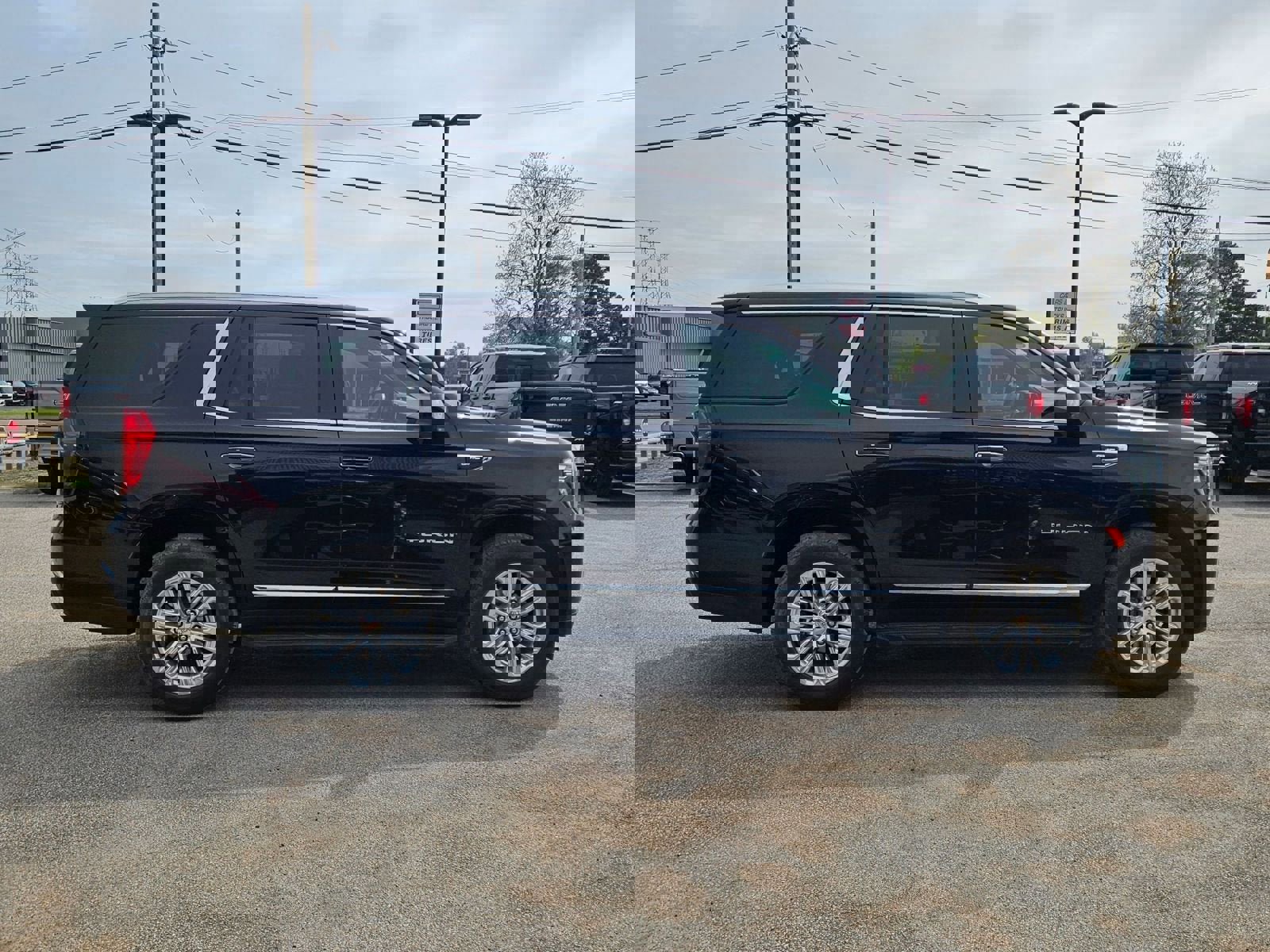 Used 2024 GMC Yukon SLT image 7