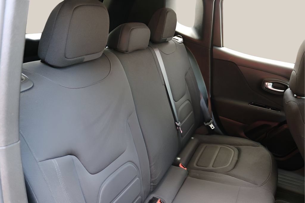 Used 2021 Jeep Renegade Latitude FWD image 16