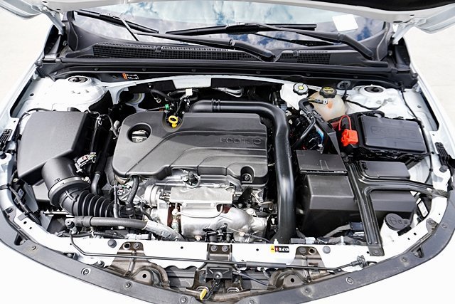 Used 2025 Chevrolet Malibu RS FWD image 16