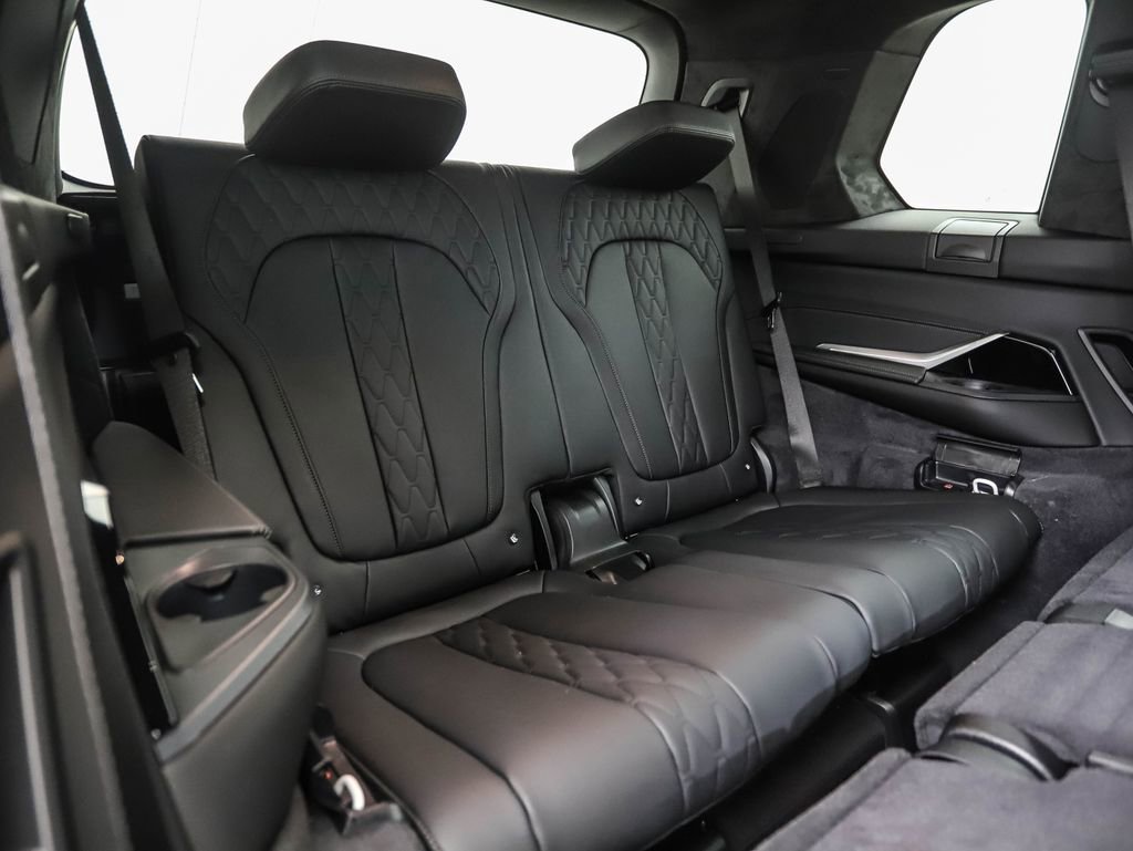 Used 2026 BMW X7 xDrive40i w/ M Sport Package image 31
