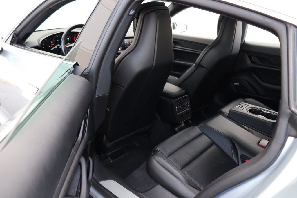 Used 2020 Porsche Taycan 4S image 20
