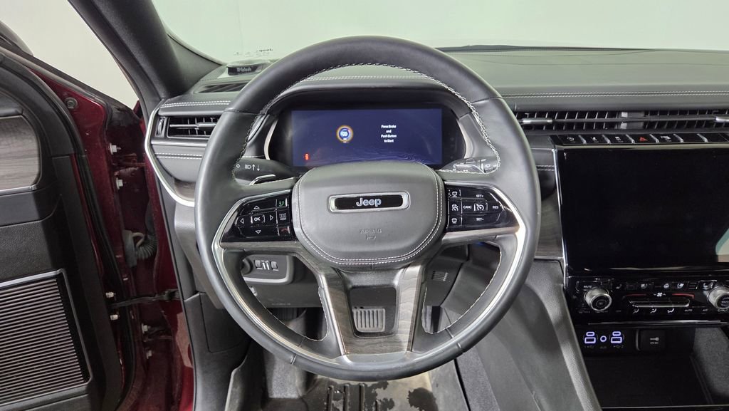 Used 2022 Jeep Grand Cherokee Overland w/ Luxury Tech Group IV image 17