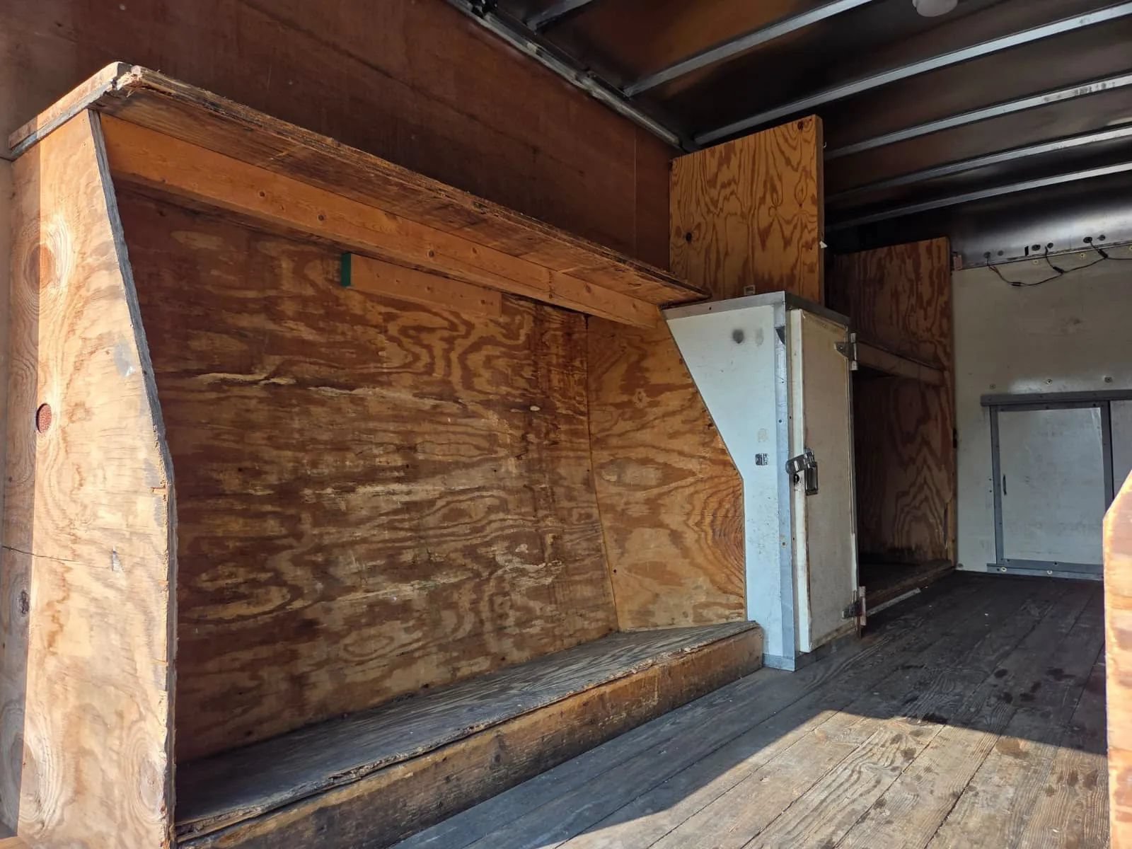 Used 2014 Chevrolet Express 3500 Extended RWD image 30