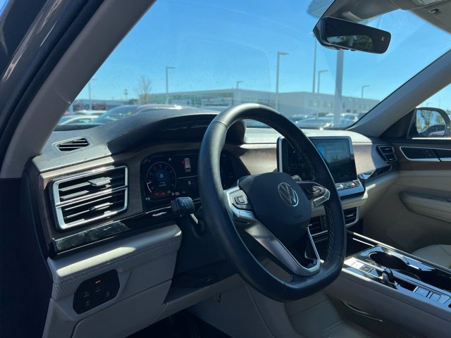 Used 2024 Volkswagen Atlas SE AWD/4WD image 8