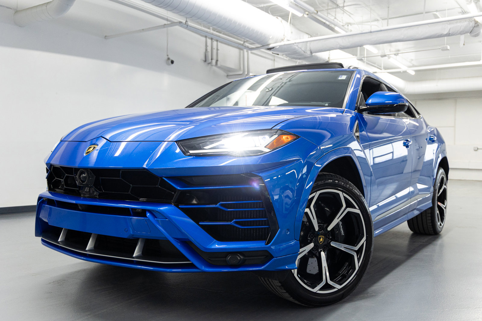 Used 2021 Lamborghini Urus image 10