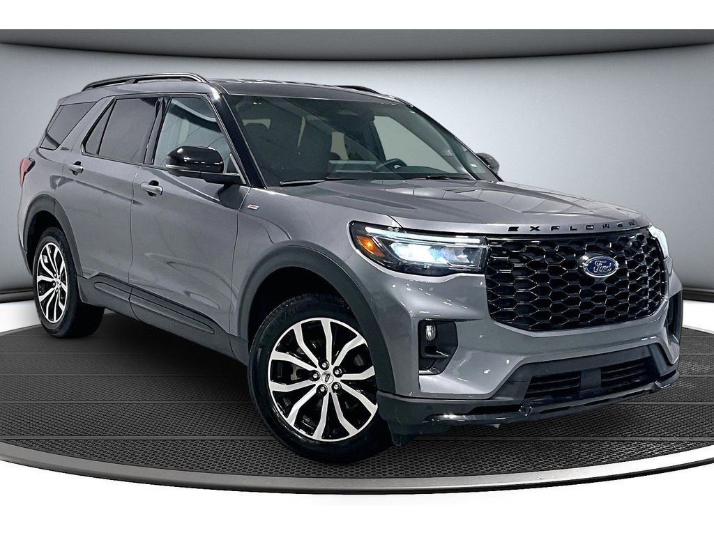 Used 2025 Ford Explorer ST-Line image 2