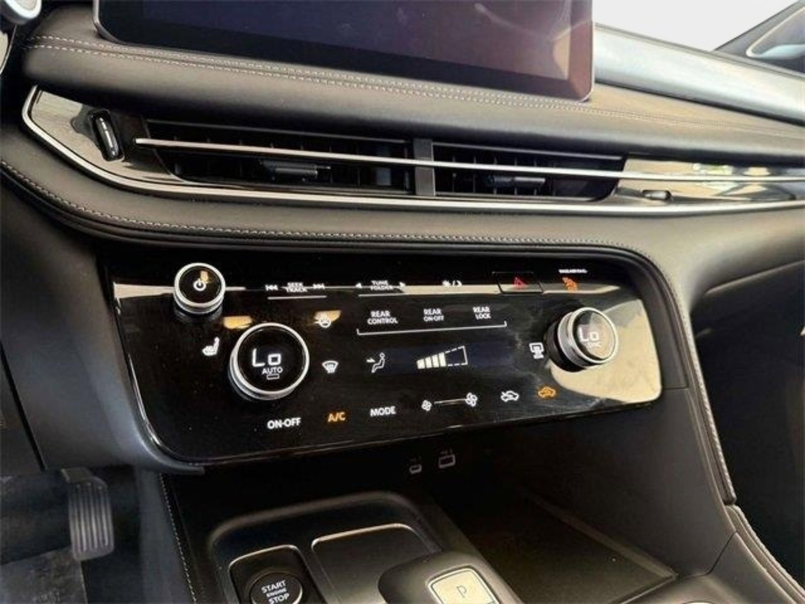 Used 2025 INFINITI QX60 Luxe image 97