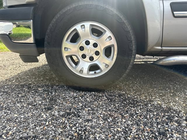 Used 2005 Chevrolet Avalanche Z66 w/ Preferred Equipment Group RWD image 14