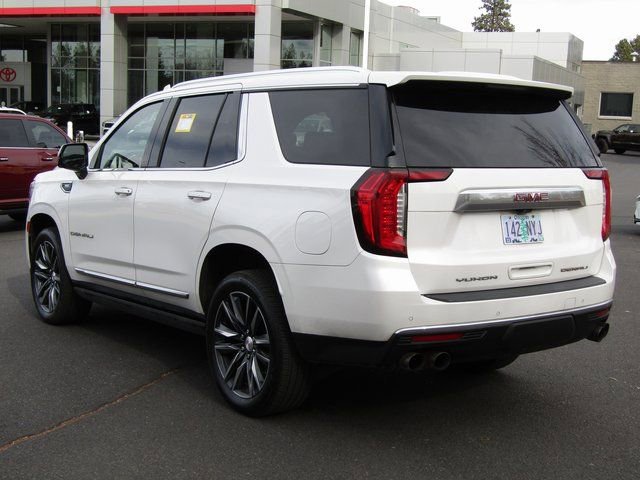 Used 2021 GMC Yukon Denali w/ Denali Premium Package AWD/4WD image 3