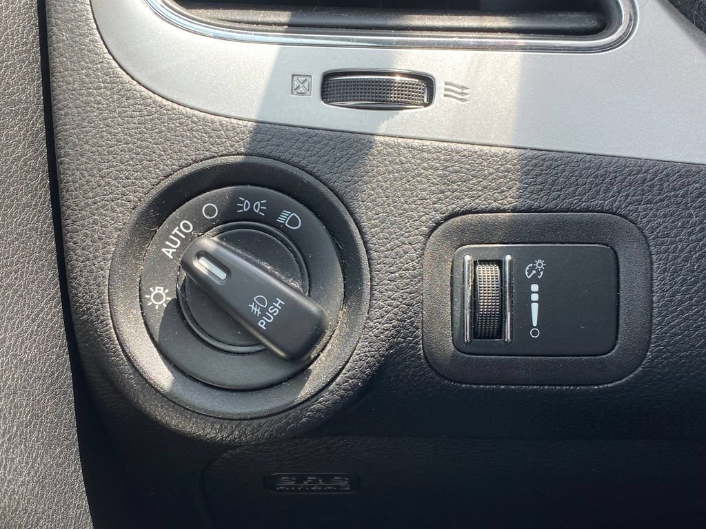 Used 2013 Dodge Journey Crew FWD image 27