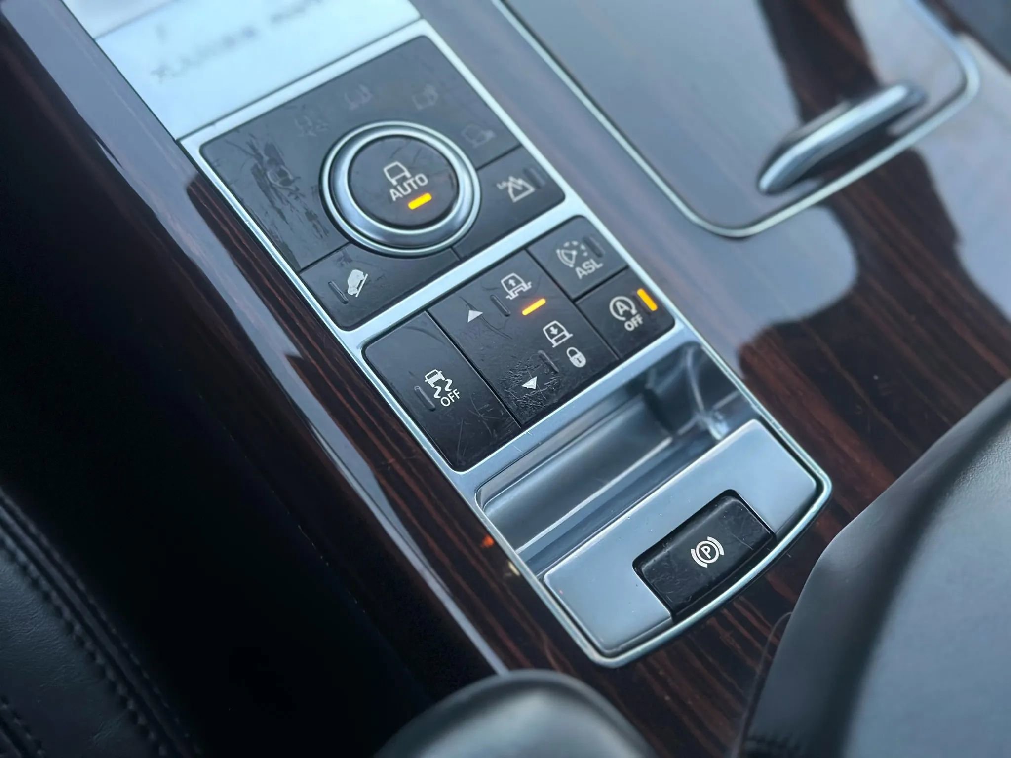 Used 2015 Land Rover Range Rover Supercharged image 52