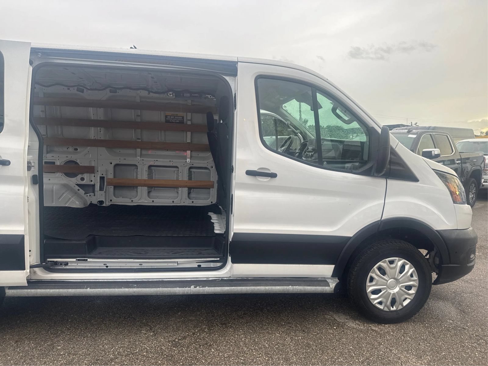 Used 2023 Ford Transit 250 Low Roof w/ Exterior Upgrade Package RWD image 24