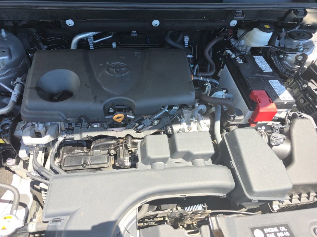 Used 2024 Toyota RAV4 XLE FWD image 33