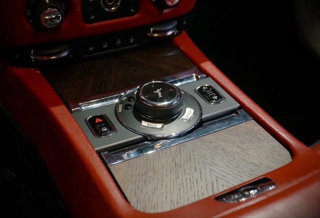Used 2015 Rolls-Royce Wraith image 20