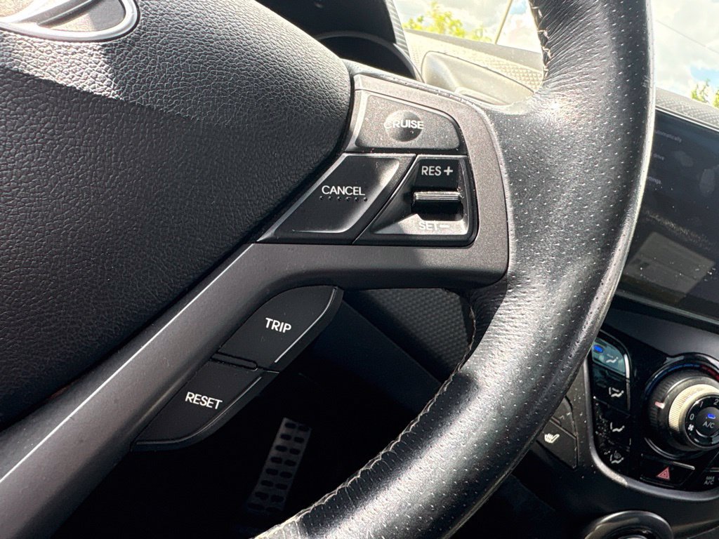 Used 2016 Hyundai Veloster Turbo FWD image 27