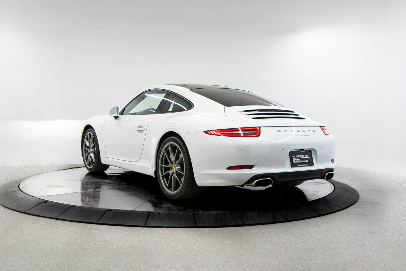 Certified 2016 Porsche 911 Carrera RWD image 3