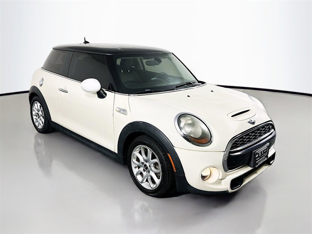 Used 2015 MINI Cooper S image 1