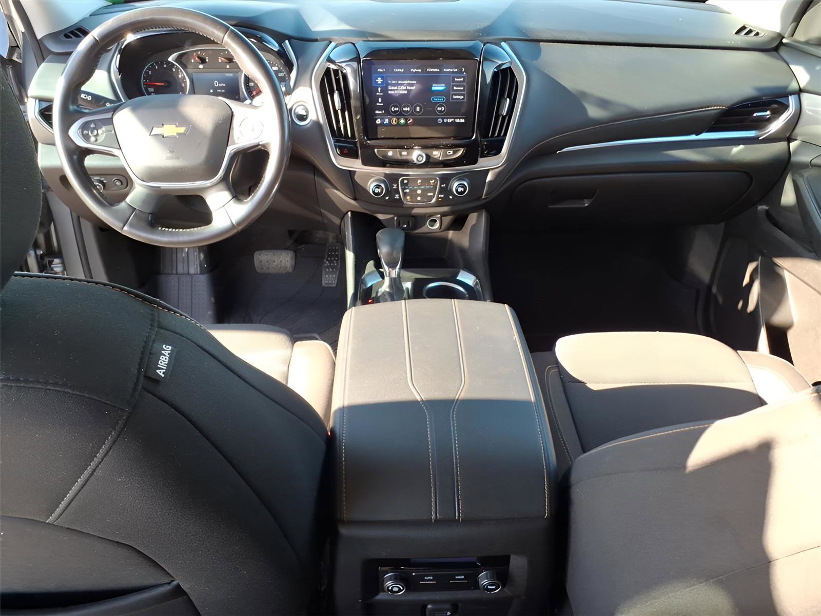 Used 2021 Chevrolet Traverse LT image 15