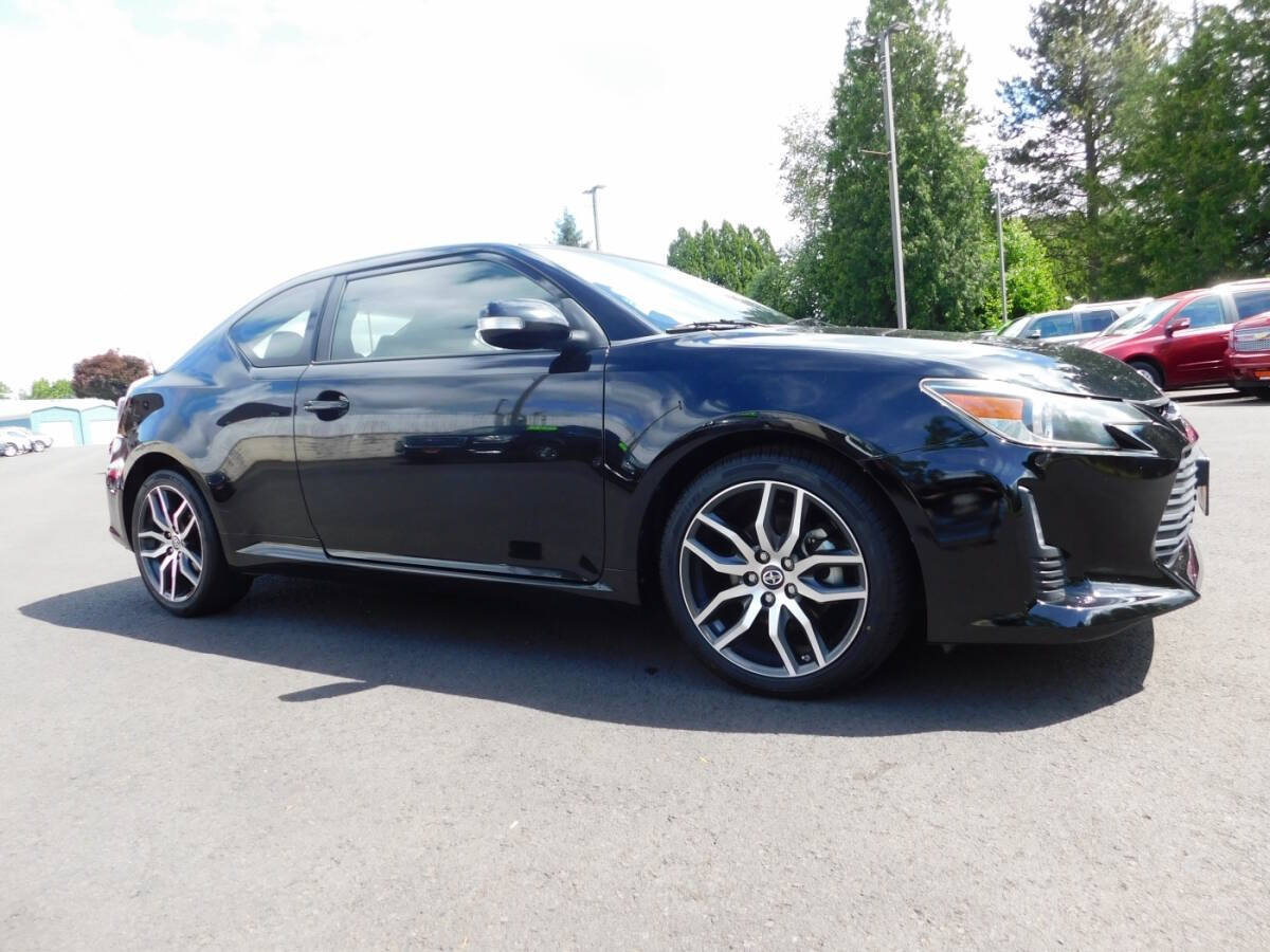 Used 2014 Scion tC FWD image 1