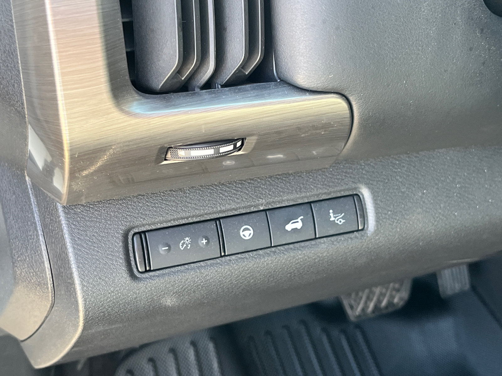 Used 2023 Nissan Pathfinder Platinum image 13