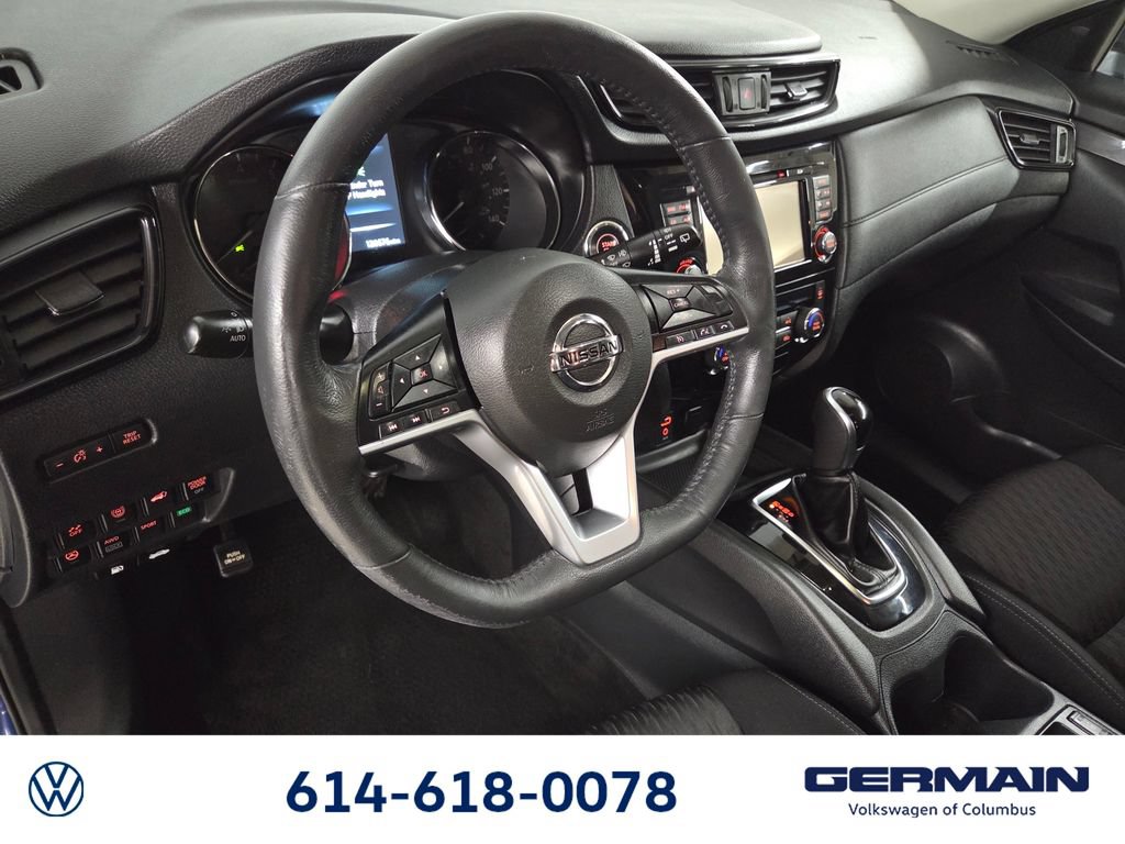 Used 2017 Nissan Rogue SV w/ SV Premium Package AWD/4WD image 21