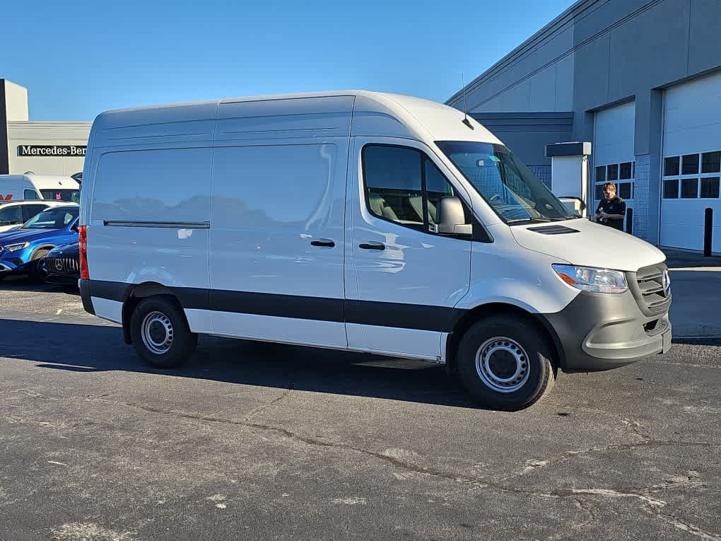 Used 2026 Mercedes-Benz Sprinter 2500 image 2