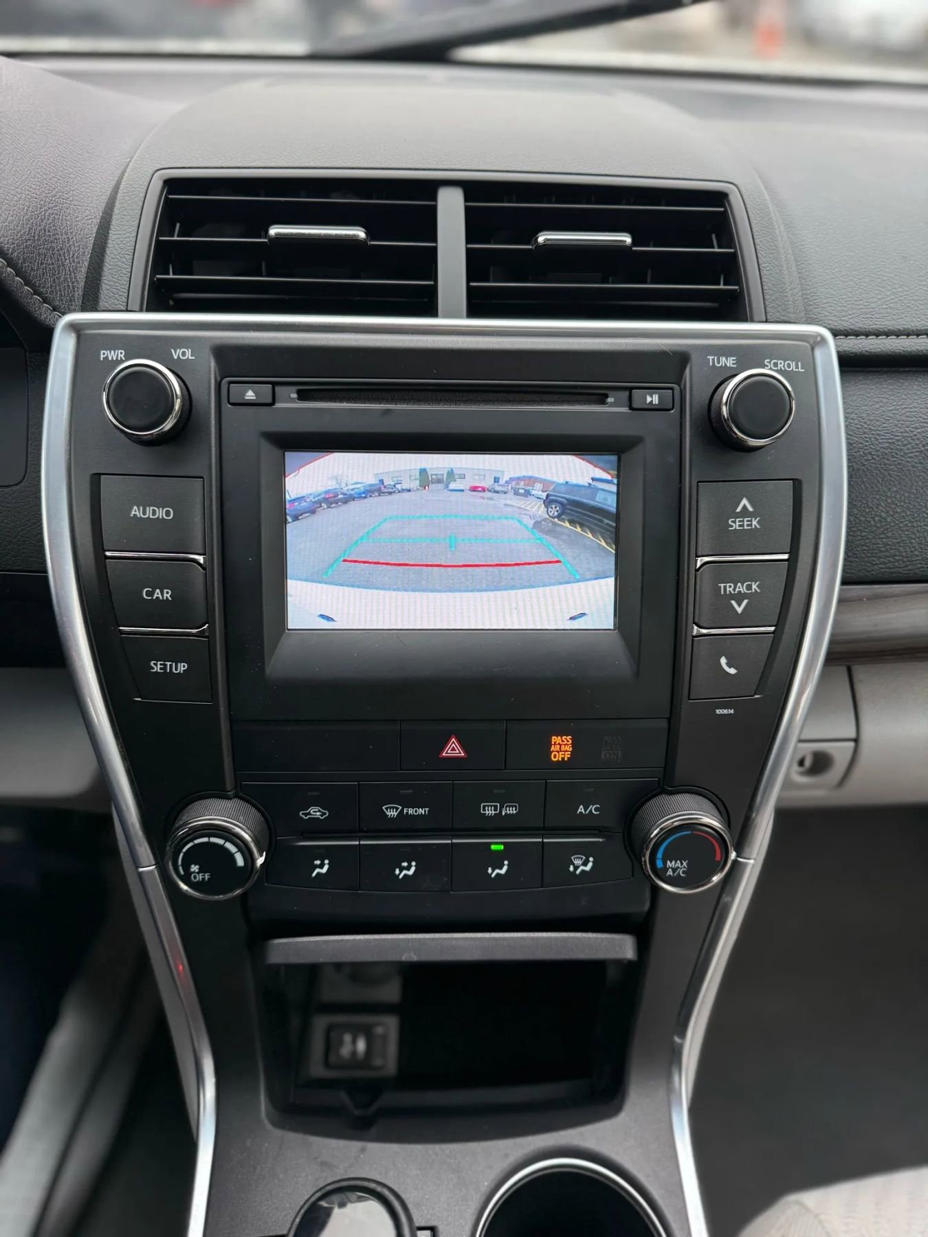 Used 2016 Toyota Camry LE FWD image 28