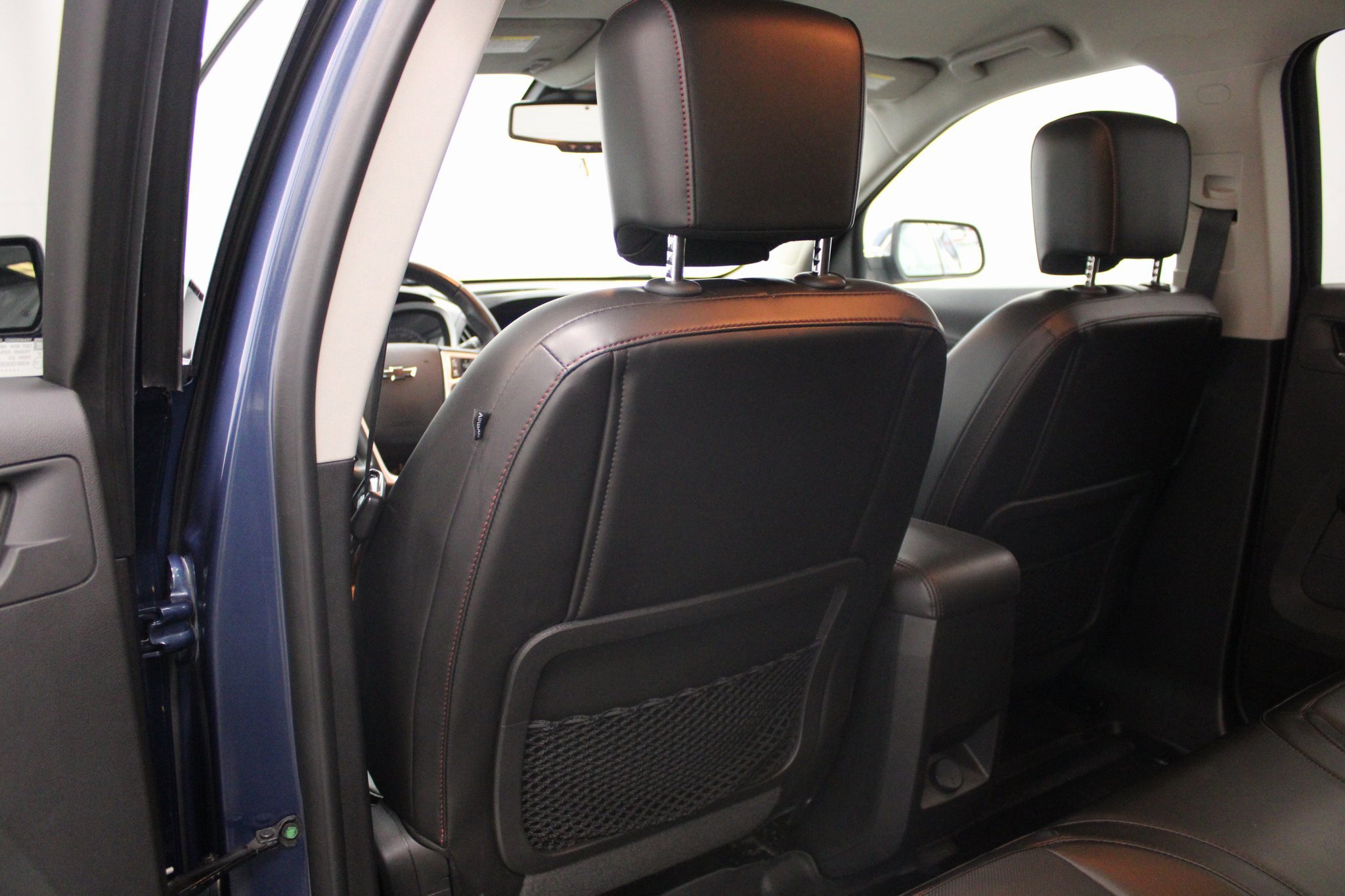 Used 2016 Chevrolet Equinox LTZ w/ Enhanced Convenience Package image 19